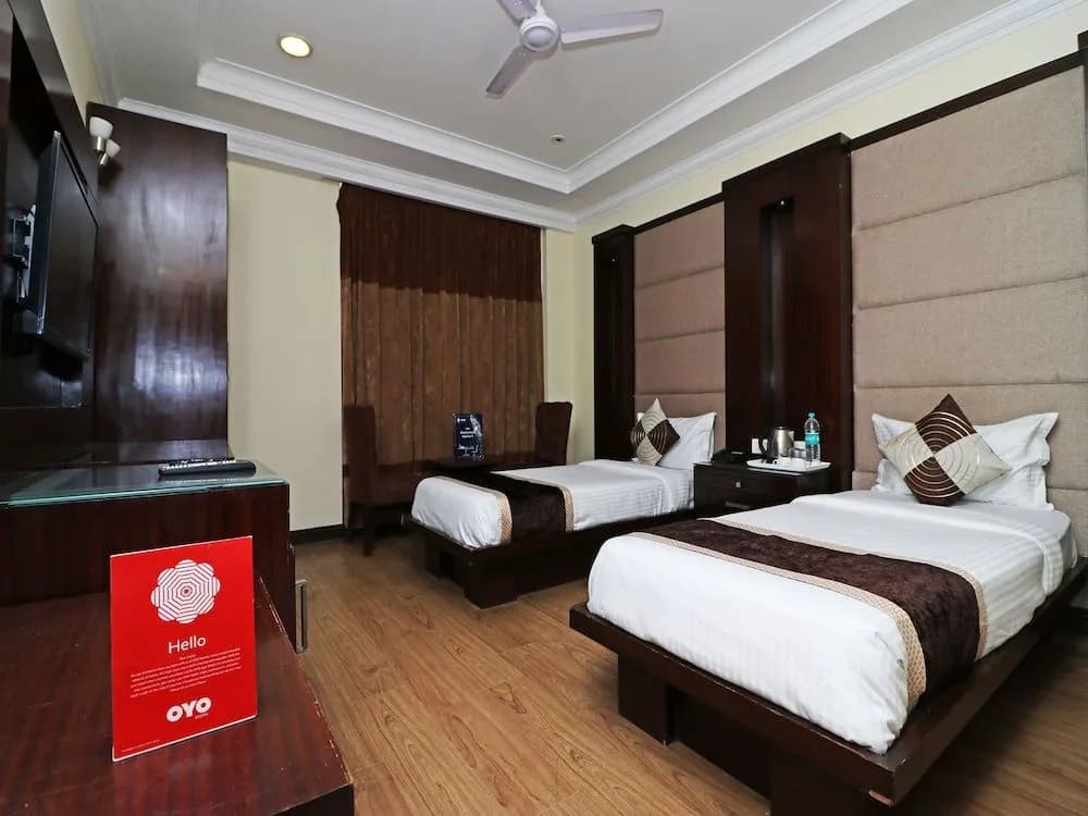OYO 12532 Imperial Inn - photo 4