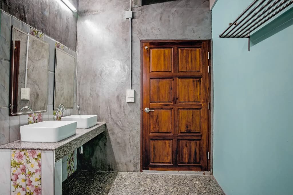 The Guest Hotel - Hostel - photo 35