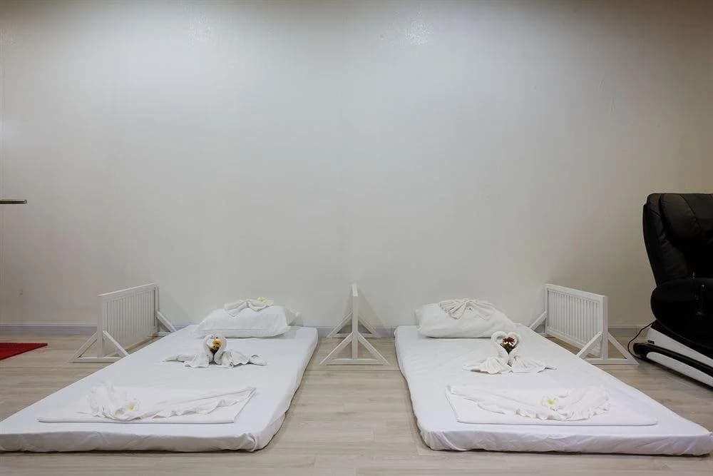 WhyNot Backpackers Capsule Hostel - photo 6