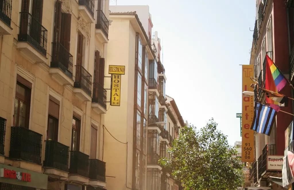 Hostal Hispano Gran Vía - photo 1