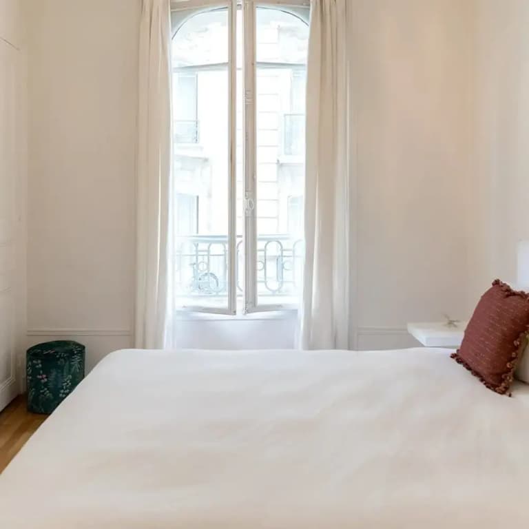White Sacr I Beautiful 2-bedroom in Montmartre - photo 13