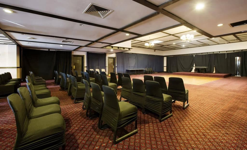 Parkway Hotel - photo 8