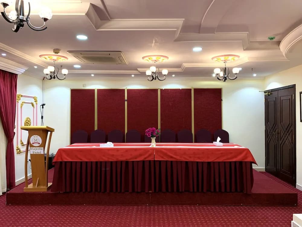 Majestic Hotel - photo 12