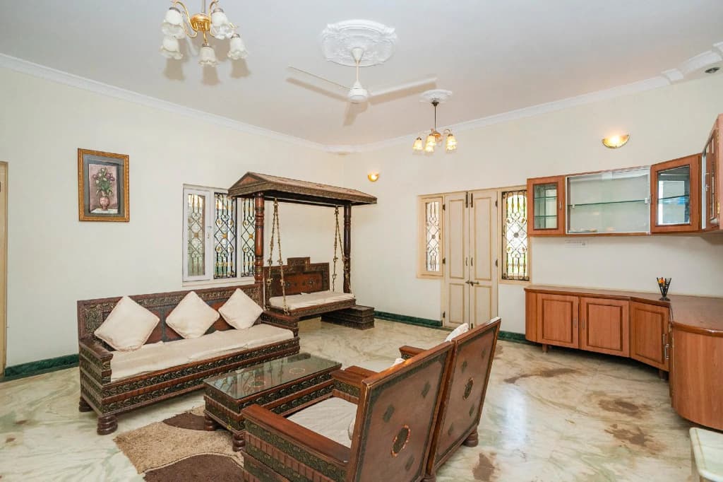 OYO 74356 Hotel Silver Tree - photo 2