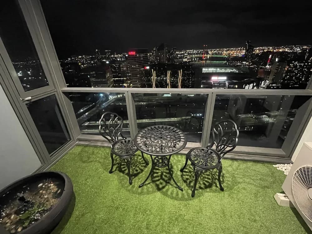 Luxury 2B2B Marvelous View Central Location - photo 16