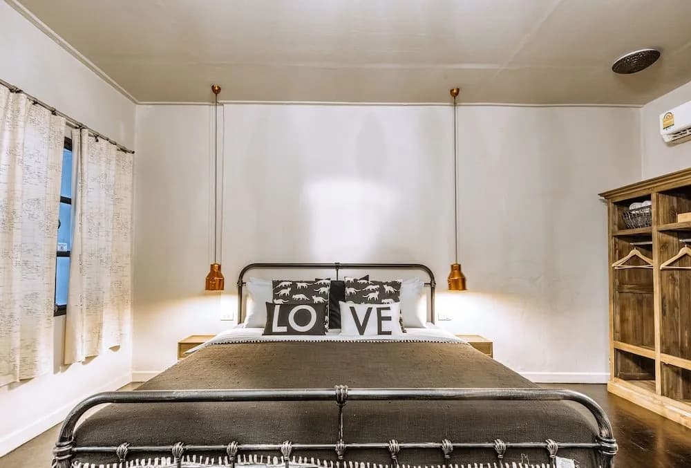 Lion's Den Hotel - photo 5