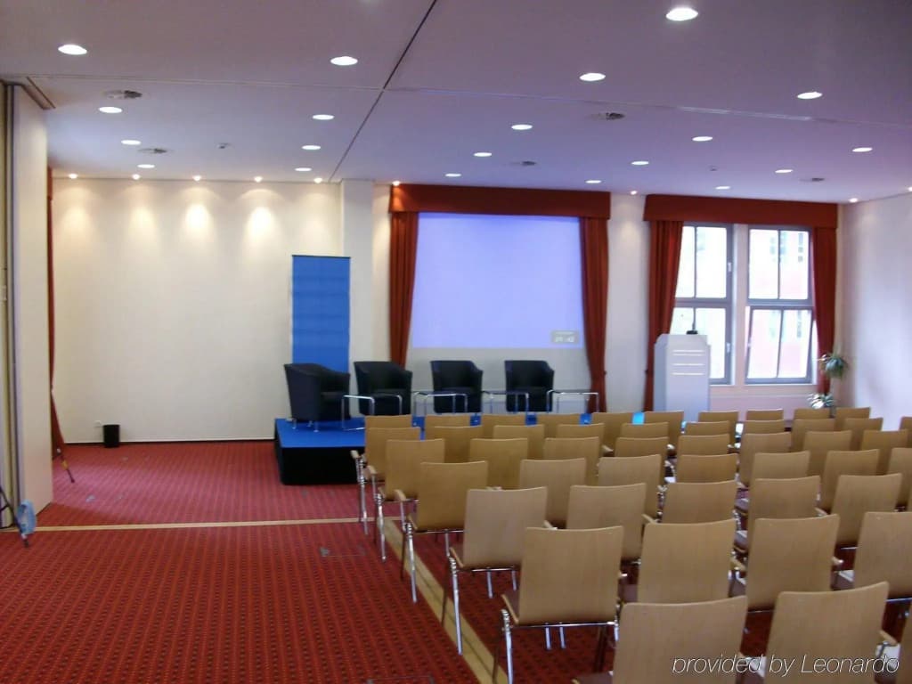 Airporthotel Berlin Adlershof - photo 15