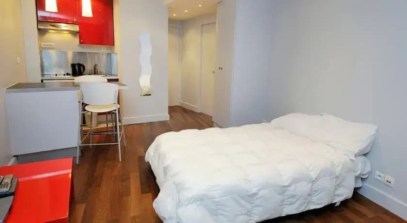 Studio charmant avec balcon et vue sur Tour Eiffel - photo 3