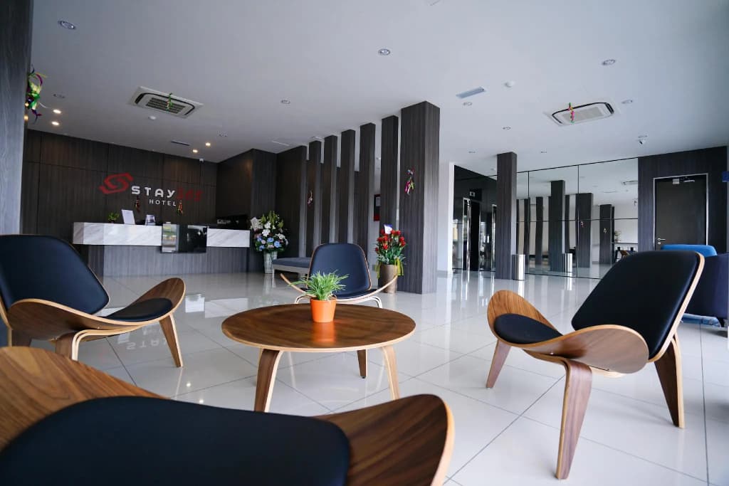OYO 89386 Stay 365 Hotel - photo 11