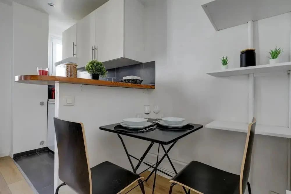 Furnished Studio in Le Marais - photo 9