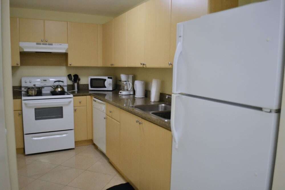 Apartments At Shamrock Gables - photo 4