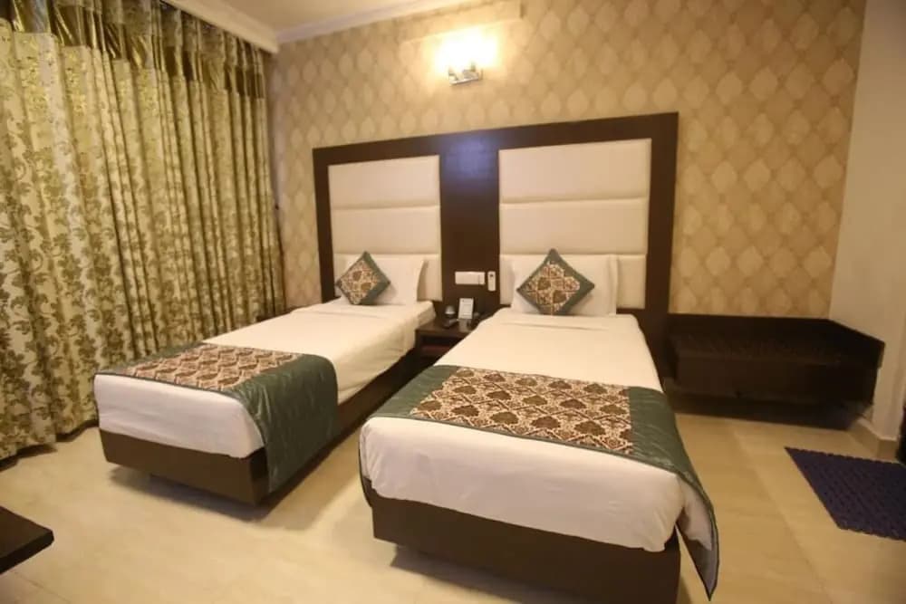 Hotel Amar Inn - photo 4