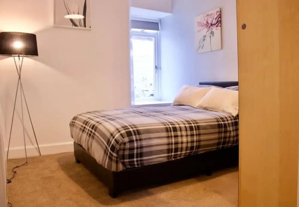 Unique two bed Main Door Flat at the Meadows - photo 12