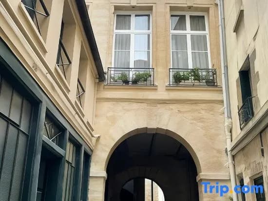 Paris Marais by Melvane - photo 1