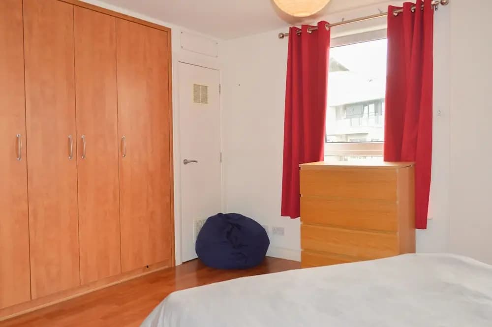 Modern 1 Bedroom Apartment With Balcony - photo 3