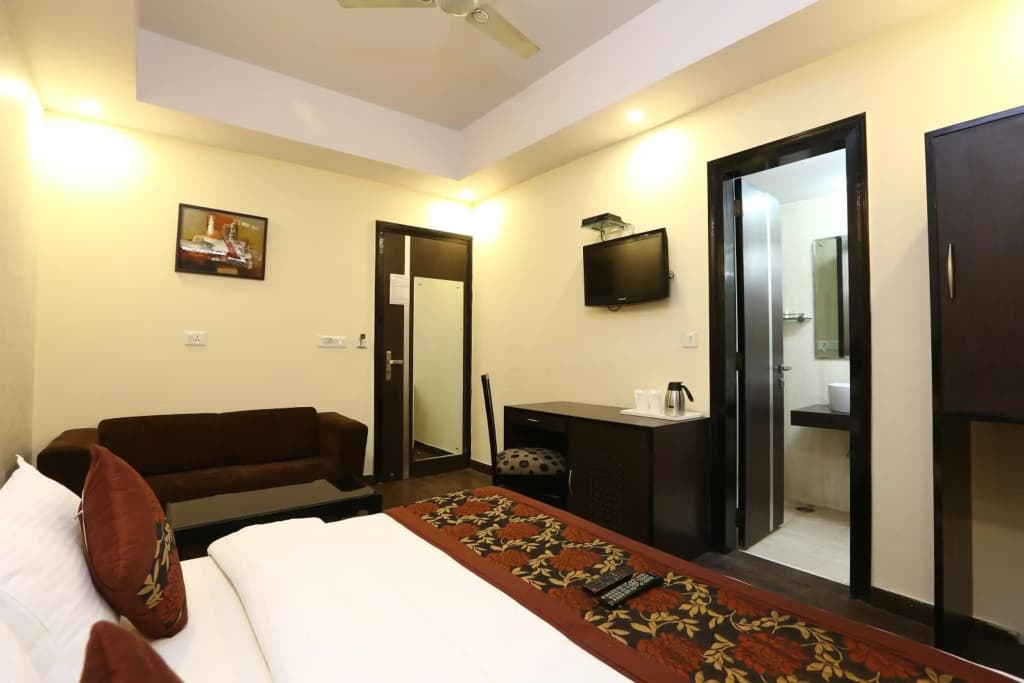 Hotel Rupam Kingston Park - photo 7