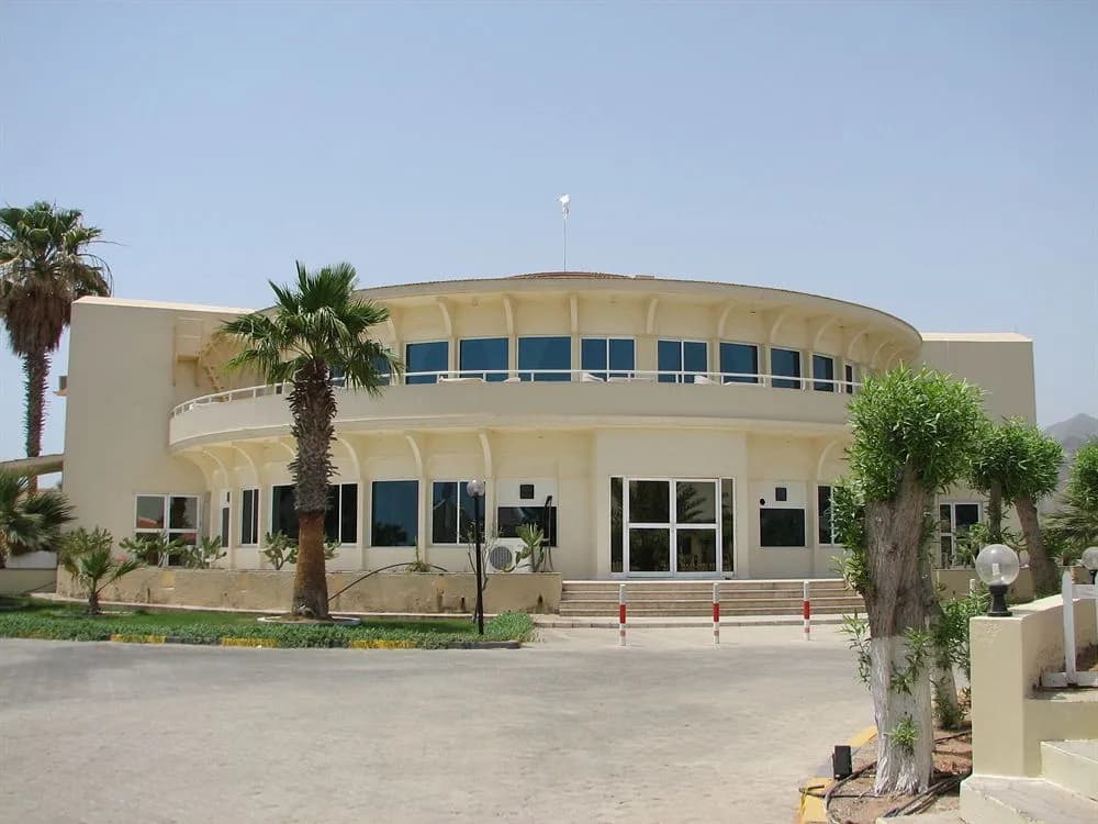 Holiday Beach Resort - main photo