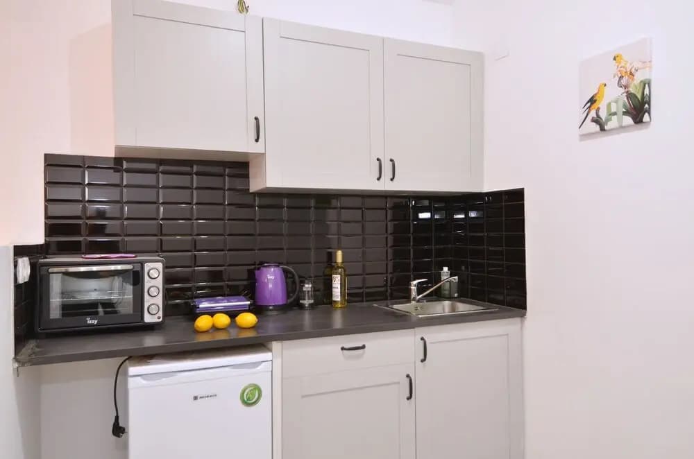 Metaxourgeio B A Minimal Apartment - photo 8