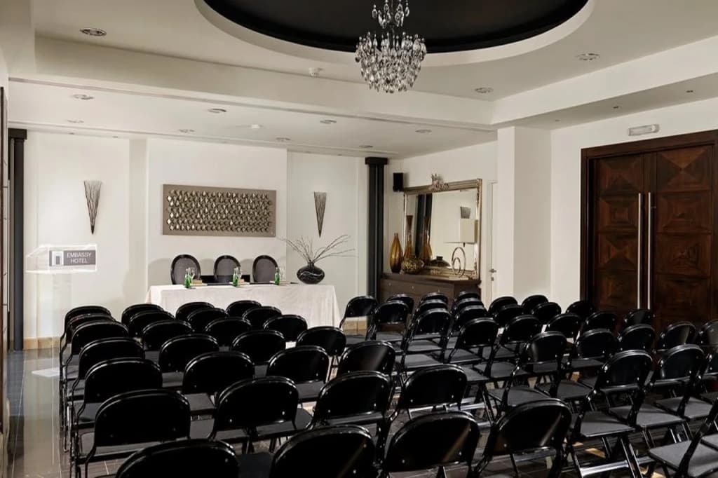 Best Western Plus Embassy Hotel - photo 21