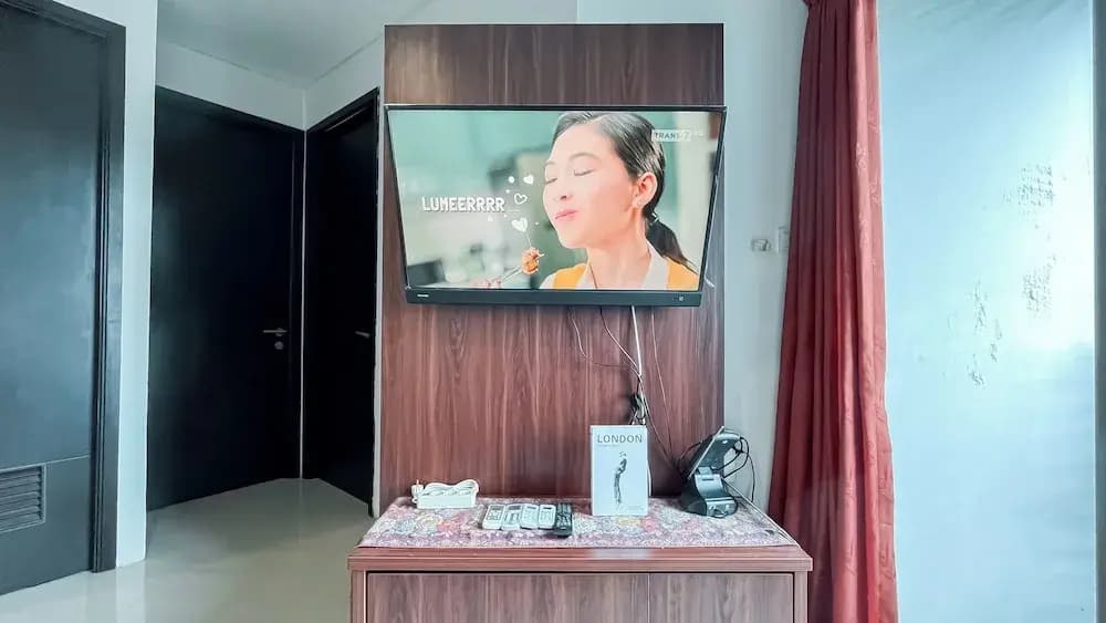 Spacious 2BR Apartment at GP Plaza - photo 8