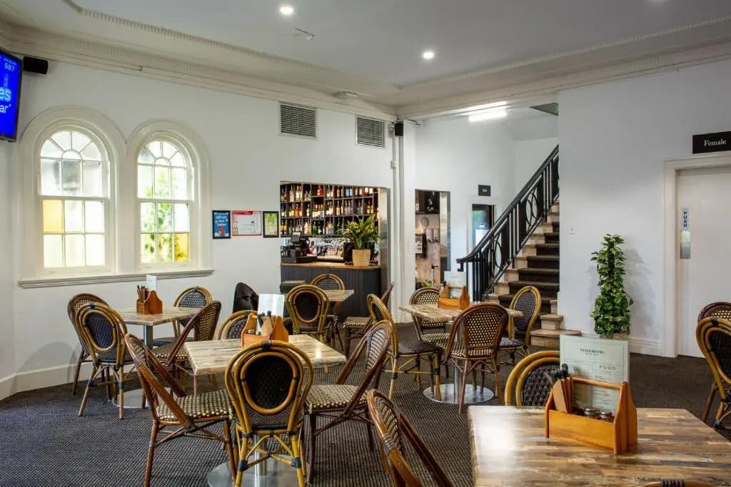 Tates Hotel Windsor - photo 11