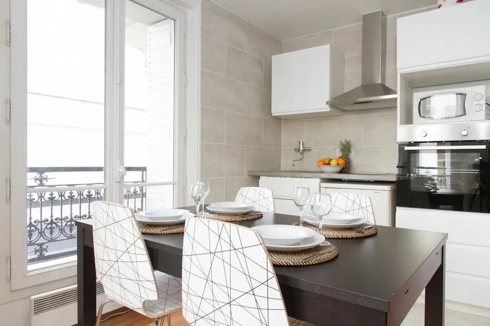 Louvre Area - Saint Honoré Apartment - photo 16