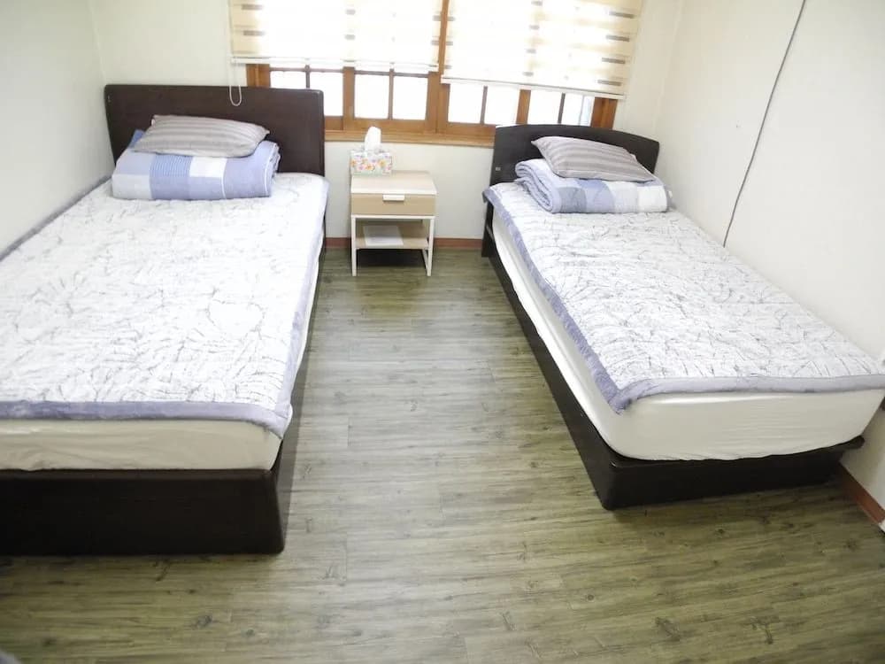 Campfire Guesthouse - photo 5