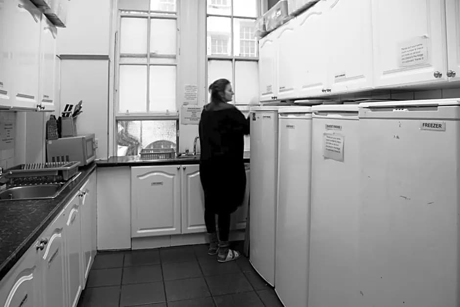 Edinburgh Backpackers Hostel - photo 19