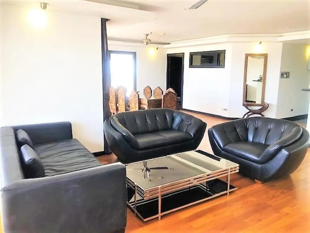 20th Floor 2-bed Condo With Stunning Views - photo 2