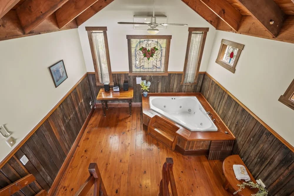 StayAU 1BR Rustic Picturesque Cottage - photo 12