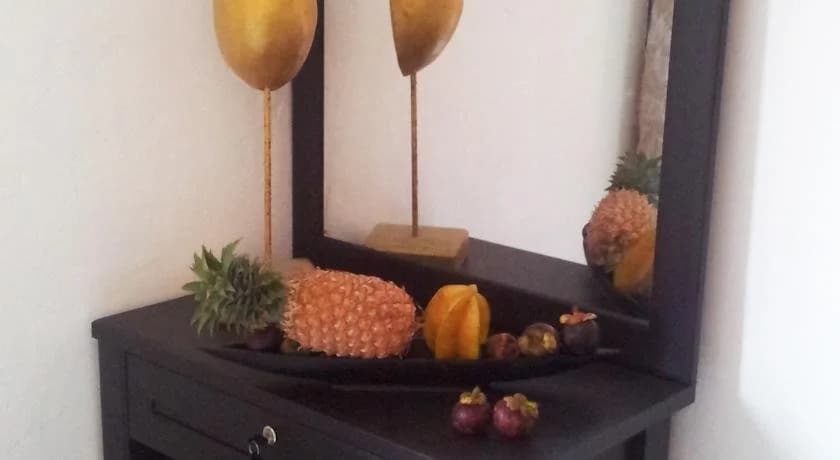 Beshert Guesthouse - photo 9
