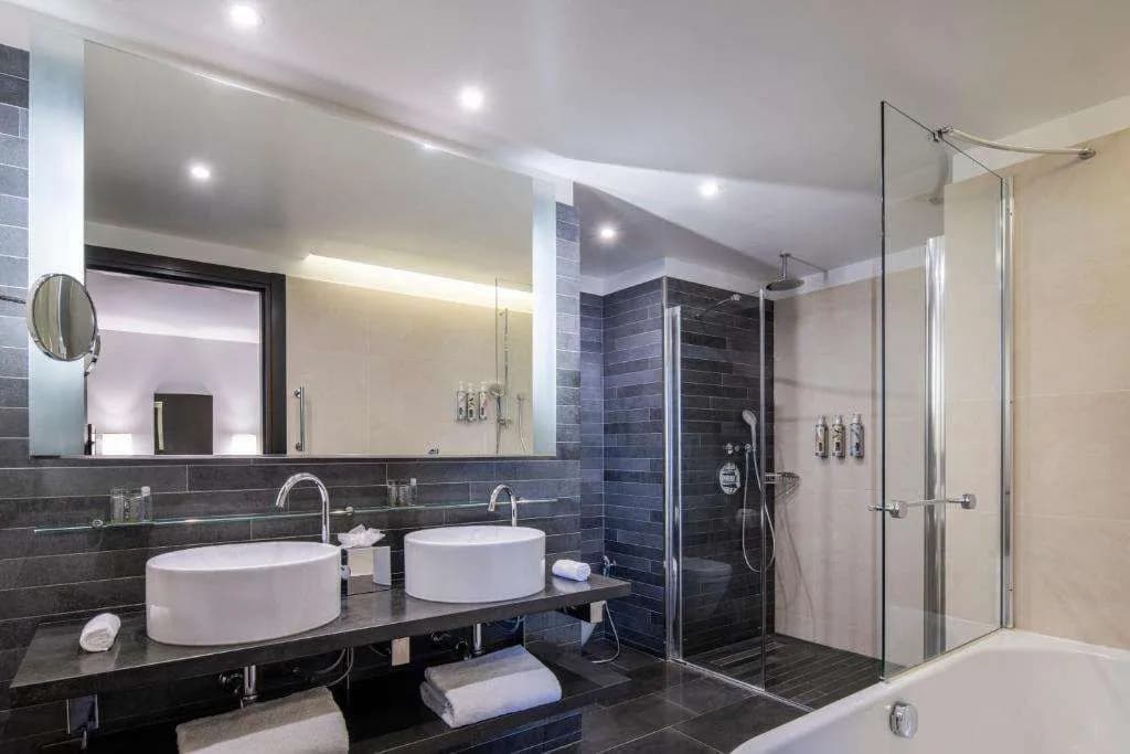 Renaissance Paris Arc de Triomphe Hotel - photo 46