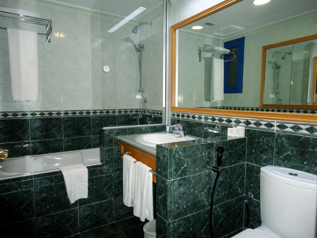 Beach Bay Hotel - photo 9