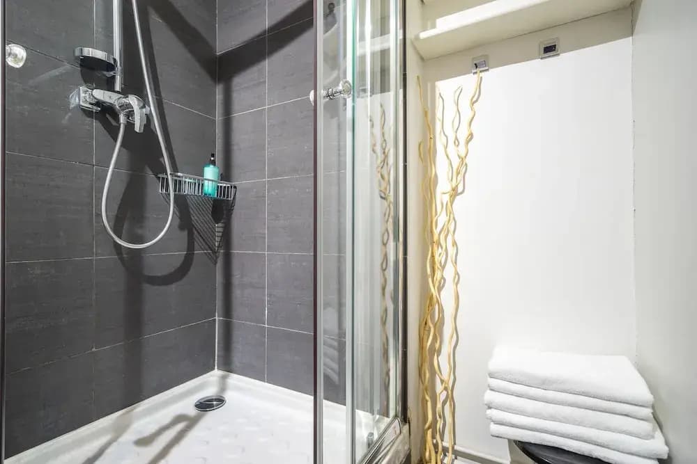 Suite Tournelles - Wifi - 5 Guests - photo 7