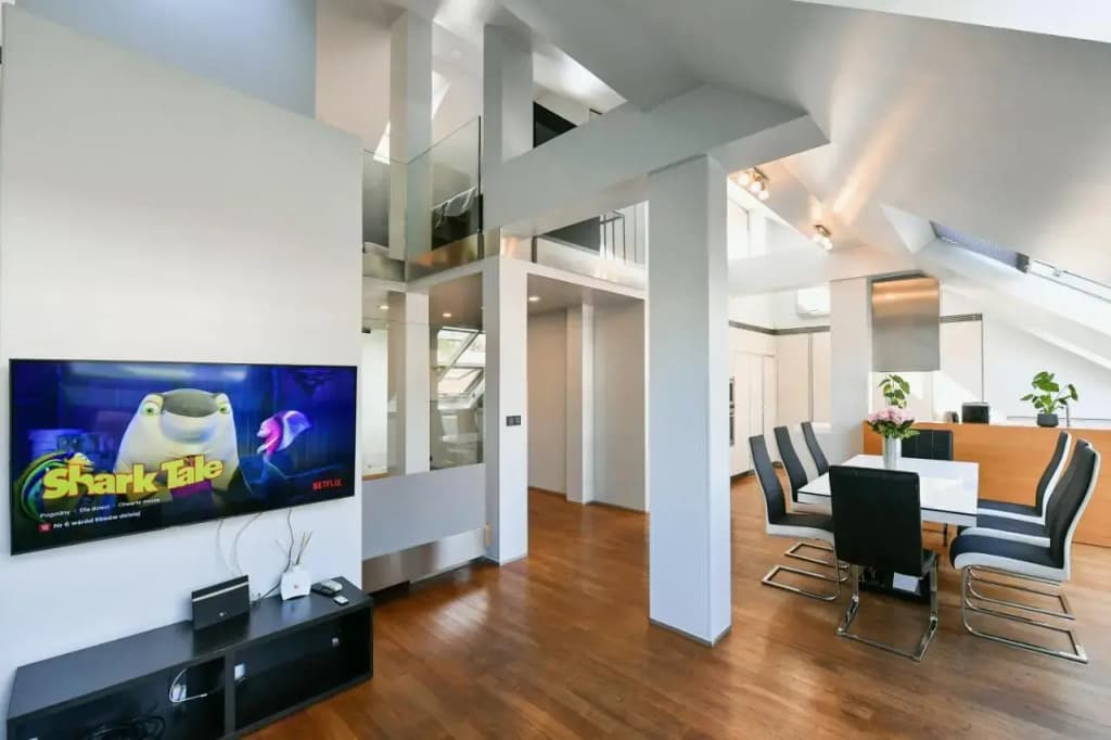 Comfort Central Apartment, 4Bdrm, 2Bthrm - photo 12