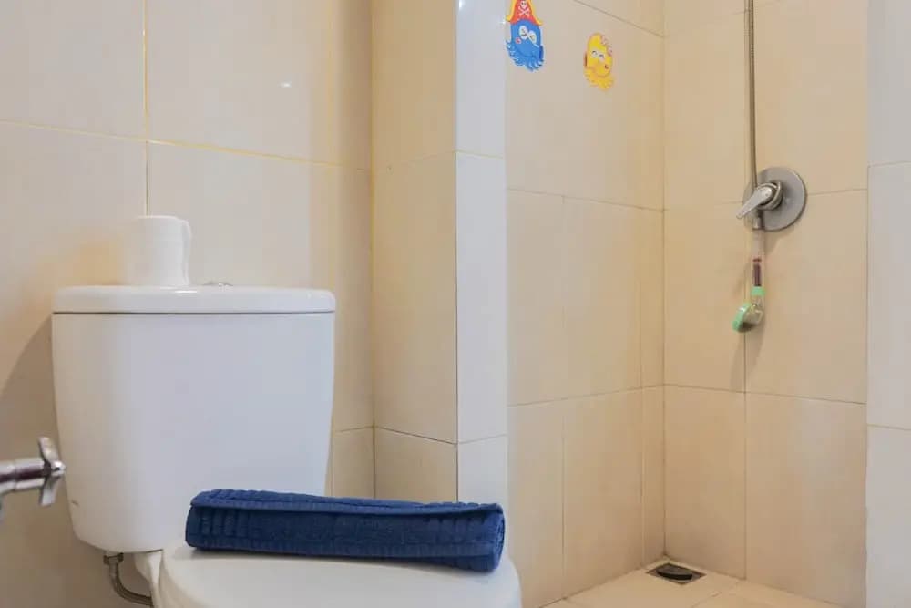 Convenient Studio Mangga Dua Apartment - photo 7