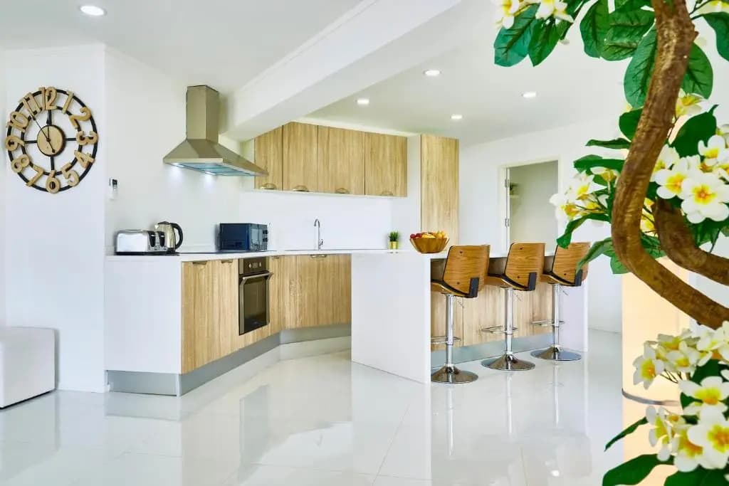 LUXURIOUS APARTMENT at VILLA NAVIN, 30's JOMTIEN BEACH - photo 17