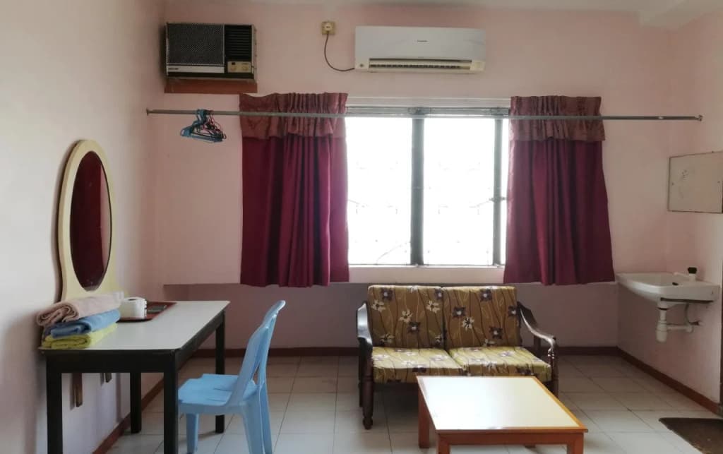New Budget Inn Hotel - photo 9