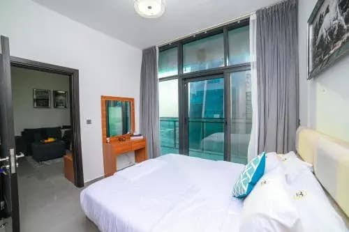 Luton Vacation Homes - Damac Maison Studio, Canal View - photo 6