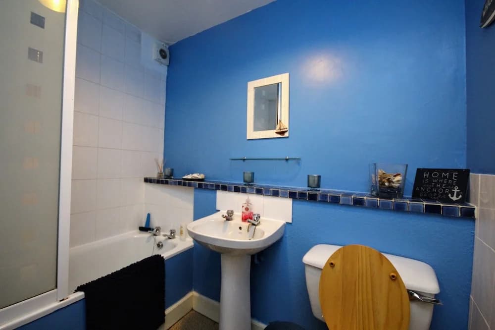 Silver Lining - St Patrick Sq Apartment - photo 6