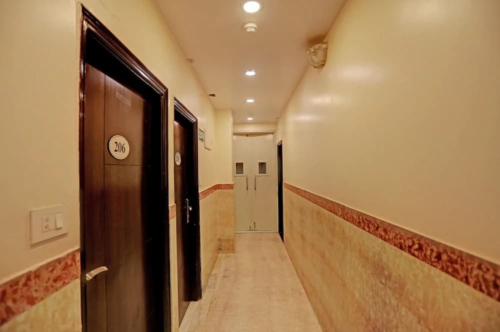 Staybook Atlanta New Delhi Train Station - photo 12