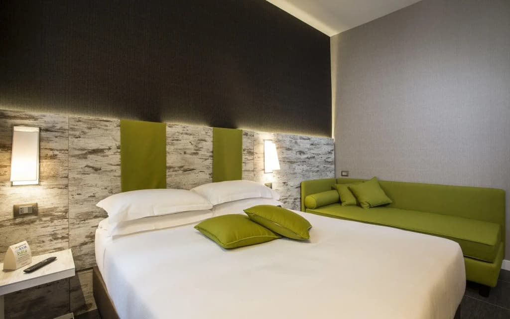 The Guardian Hotel - photo 31