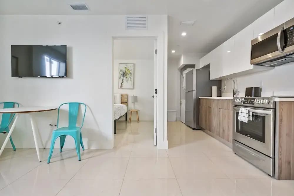 Miami Suite 310 - photo 8