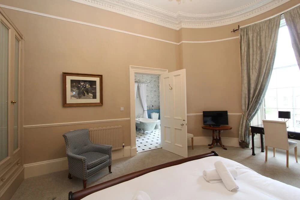 Escape To Edinburgh @ Albyn Place - photo 18