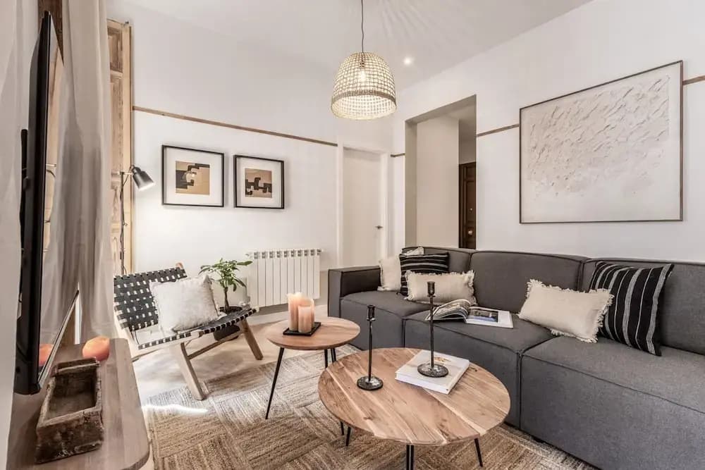 Garos - 2 Bedrooms in Malasa a - photo 1