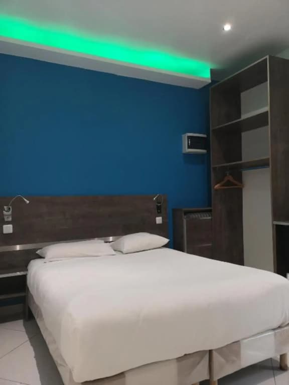 Modern's Hotel - photo 8