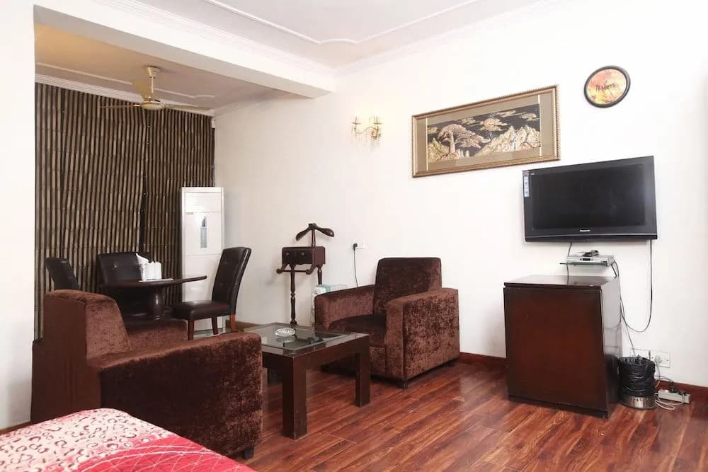 OYO 358 Hotel Golden Leaf - photo 4
