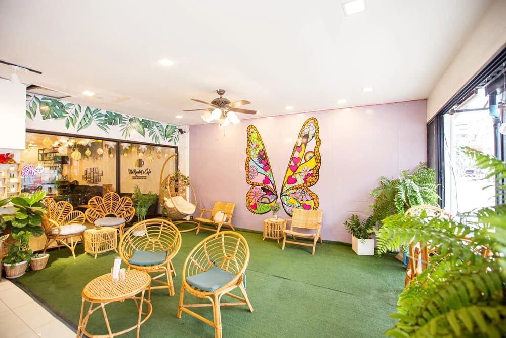 RedDoorz The Readers Cafe and Rooms - photo 14