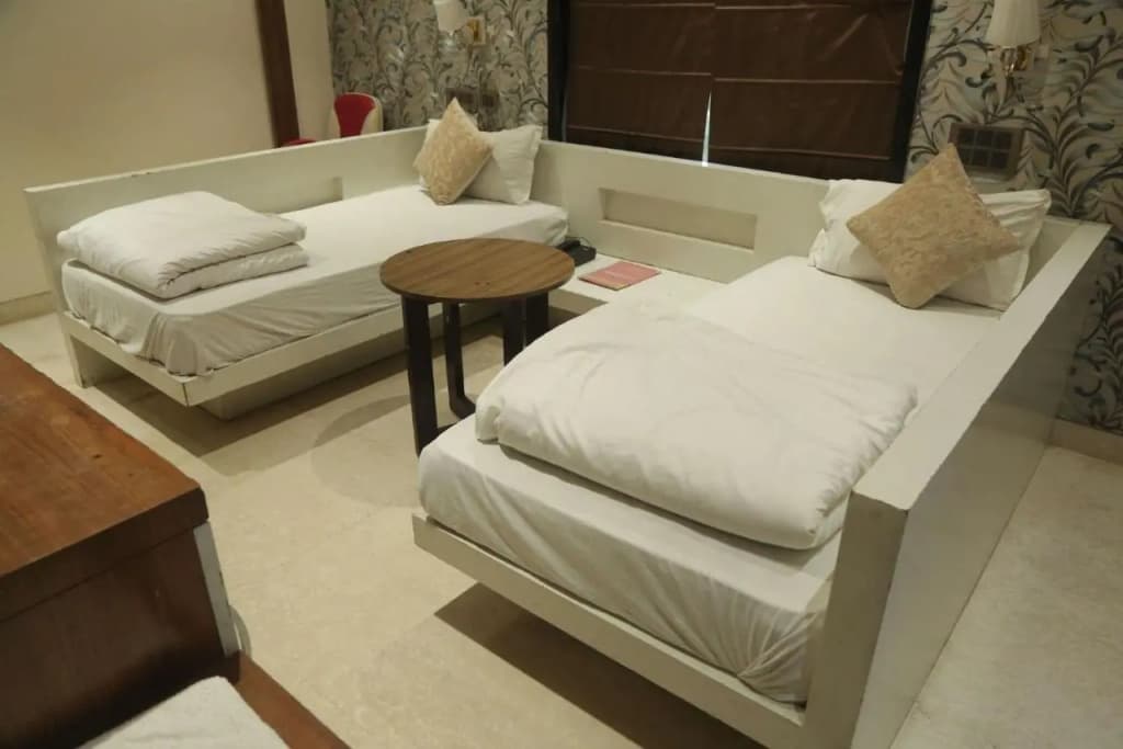 Leeway Hotel - photo 3