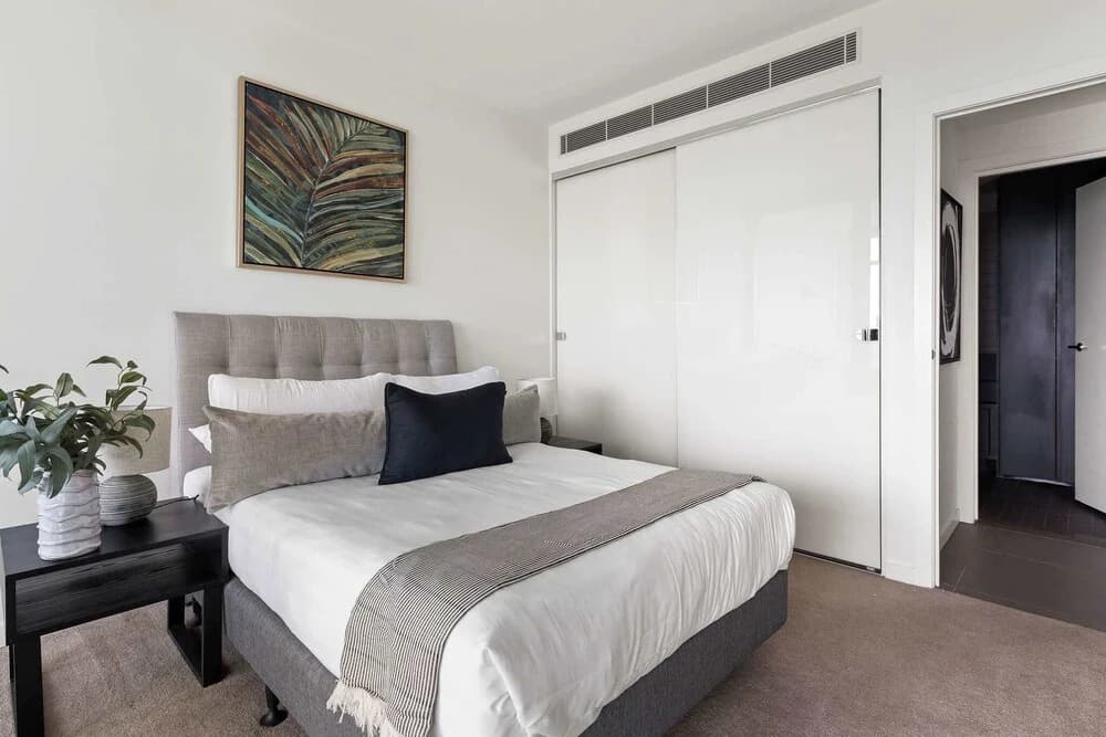 Harbour View 2BR Docklands Apt Near Marvel Stadium - photo 5